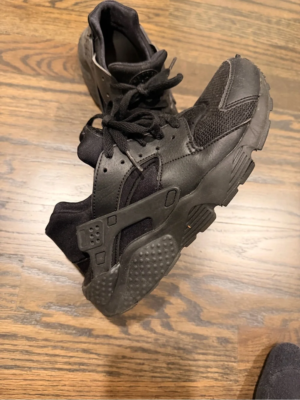 All-Black NIKE HUARACHE